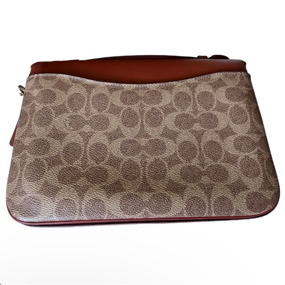 Coach Cassie crossbody signature Canvas like new not tags - Picture 3 of 10